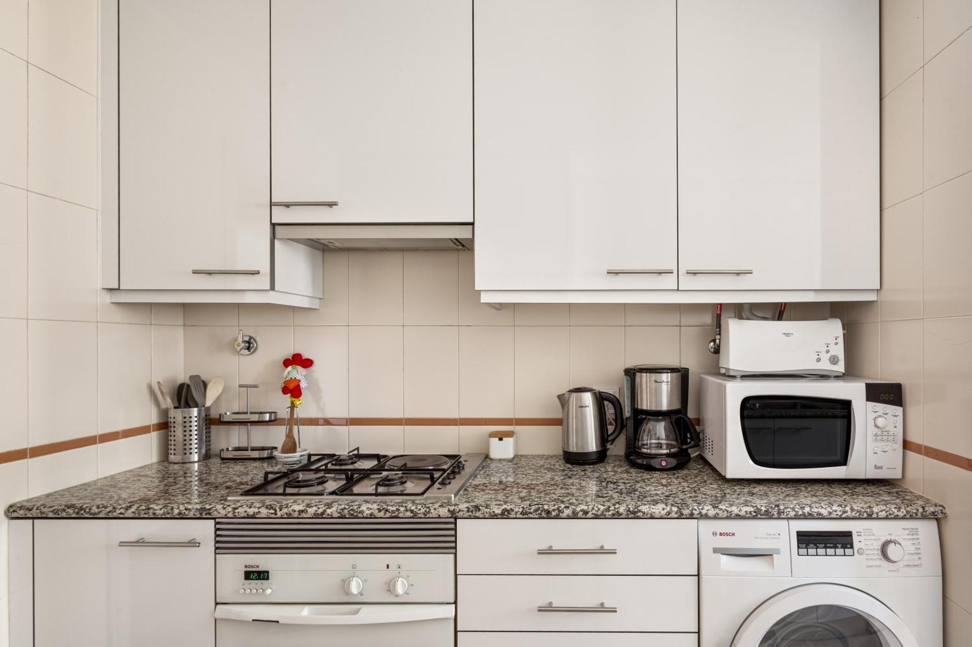 Saldanha Retreat 2br & Parking By Host For Us * Lissabon