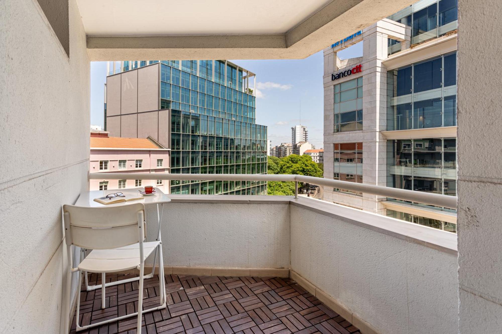 Saldanha Retreat 2br & Parking By Host For Us * Lissabon